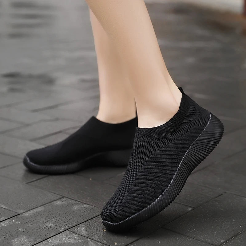 Women Flat Slip on White Shoes Woman Lightweight Sneakers Women Casual Summer Autumn Walking Mesh Running Sports Shoes 2024
