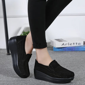 2024 Spring Women Shoes Platform Flats Sneakers Women Suede Leather Women Casual Shoes Slip On Flats Heels Creepers Moccasins